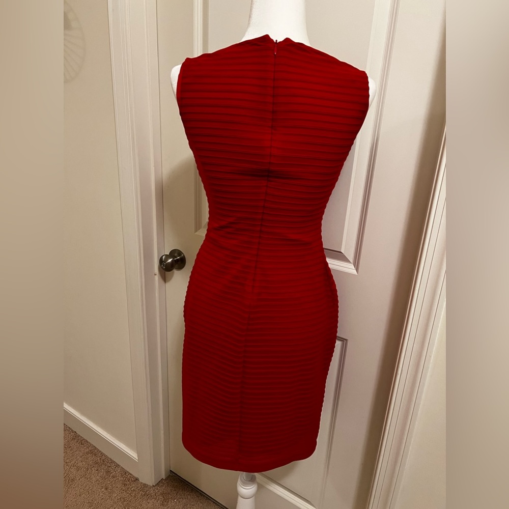 Red dress - Picture 3 of 5